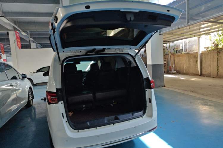 Used Buick GL8 2022 Land Business Class 652T Luxury Model Trunk