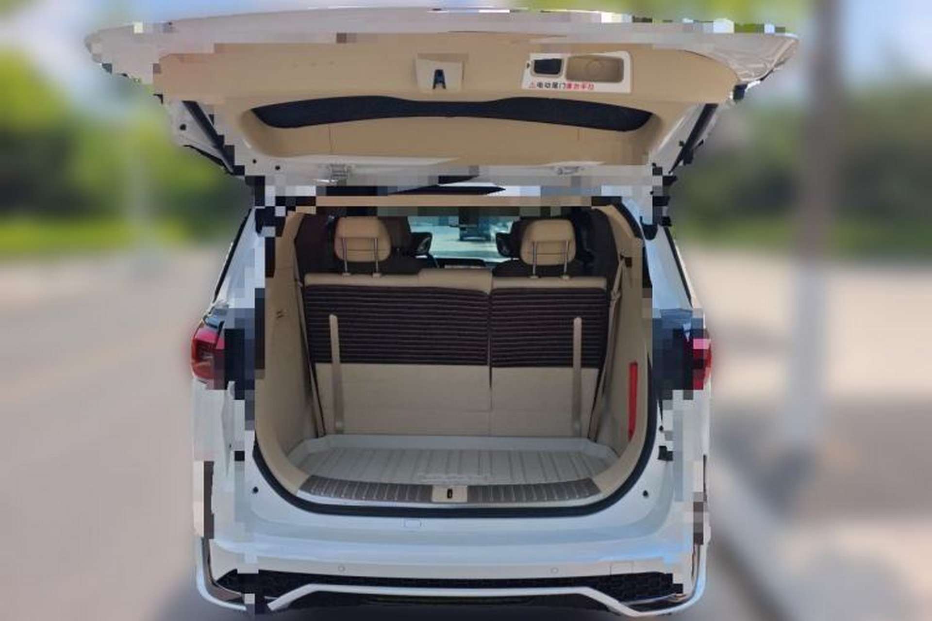 Used Buick GL8 2022 ES Landtrek 653T Luxury Edition Trunk