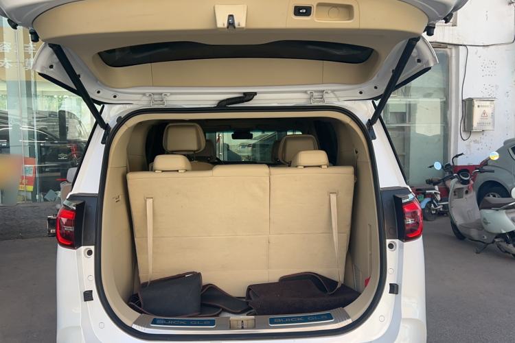 Used Buick GL8 2022 ES Landtrek 653T Luxury Edition Trunk