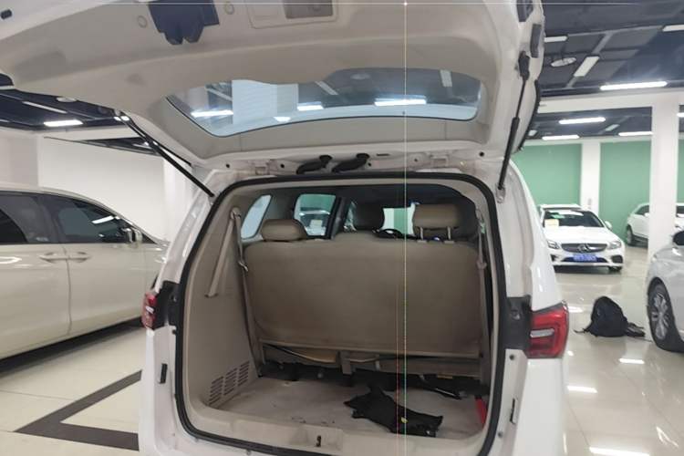 Used Buick GL8 2022 Land Cruiser Executive Class 652T Comfort Model Trunk