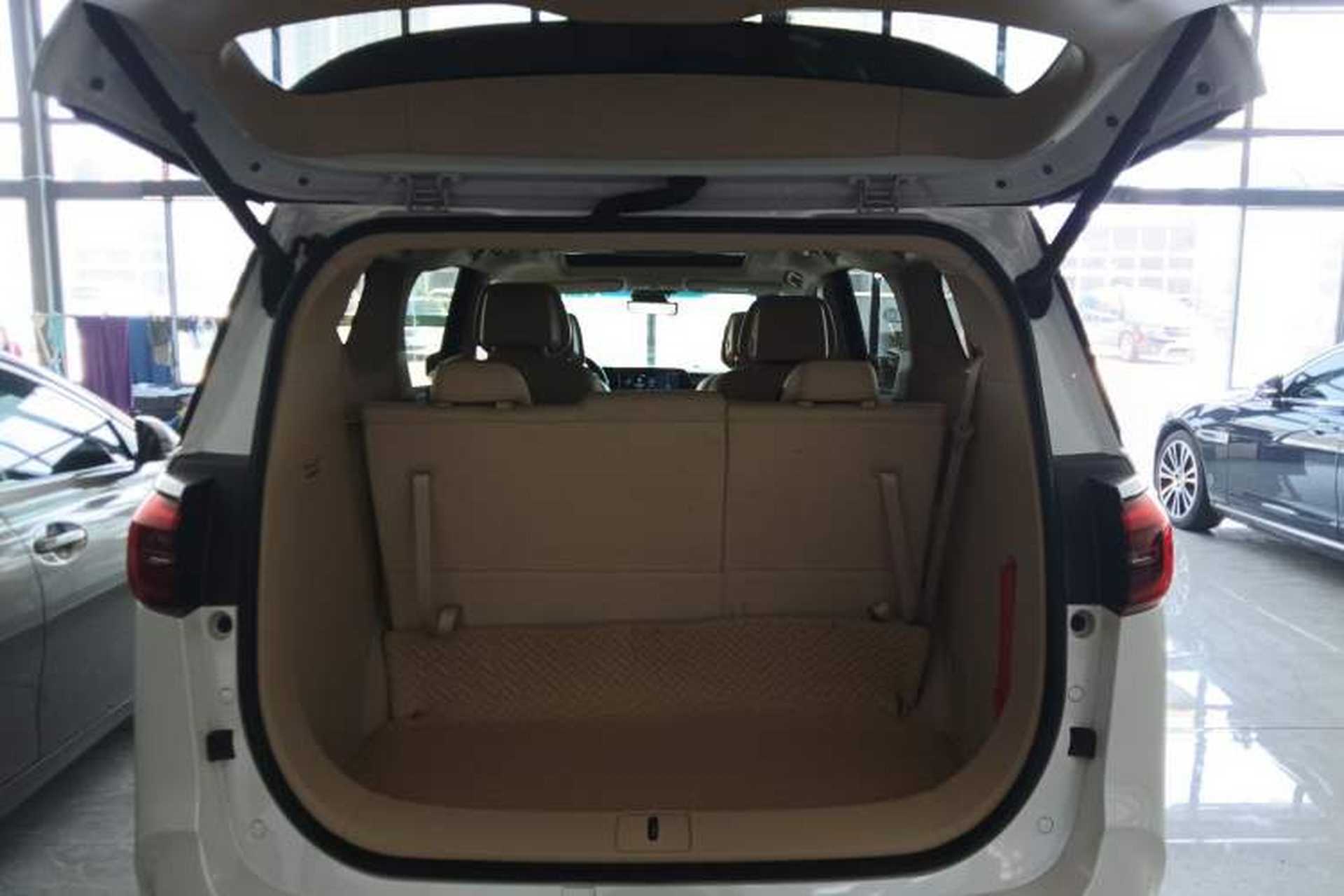 Used Buick GL8 2022 ES Landtrek 653T Luxury Edition Trunk