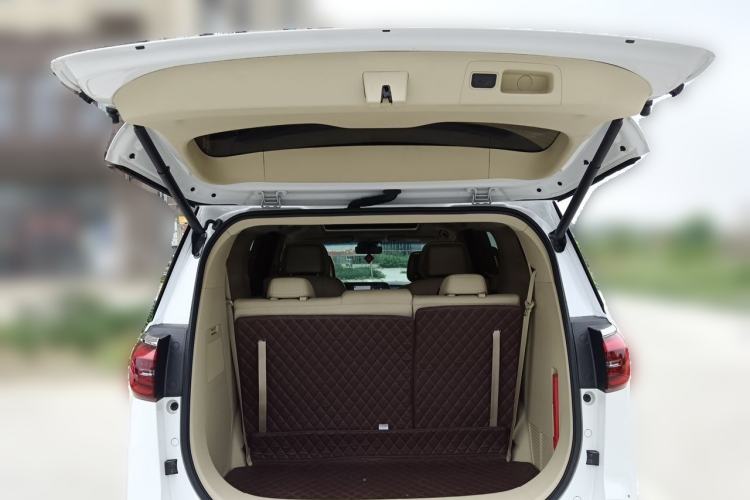 Used Buick GL8 2022 ES Landtrek 653T Luxury Edition Trunk