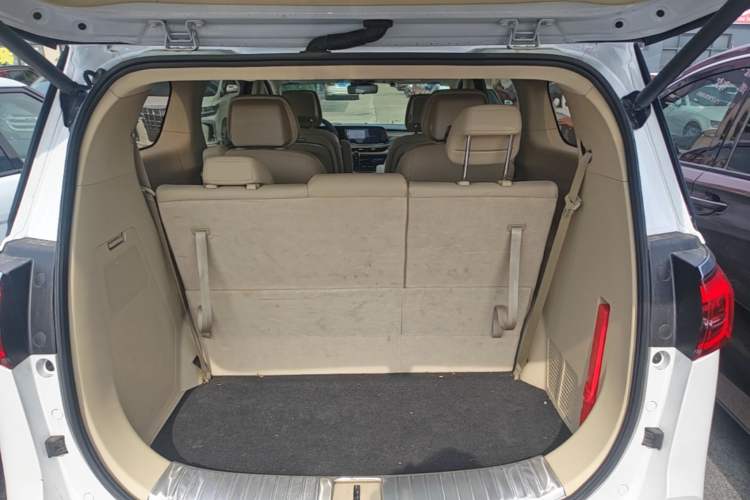 Used Buick GL8 2022 ES Land Cruiser 653T Luxury Model Trunk