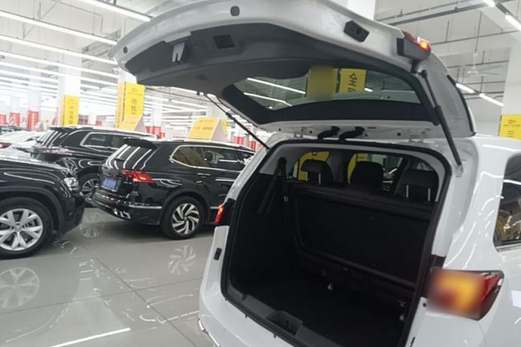 Used Buick GL8 2022 Land Business Class 652T Luxury Model Trunk