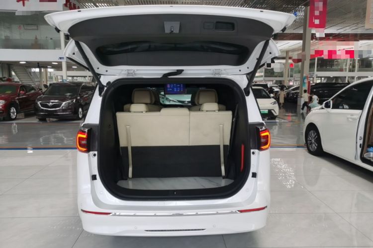 Used Buick GL8 2022 ES Landtrek 653T Flagship Model Trunk