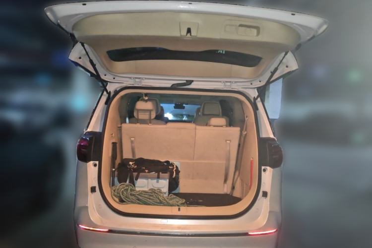 Used Buick GL8 2022 ES Landtrek 653T Luxury Edition Trunk