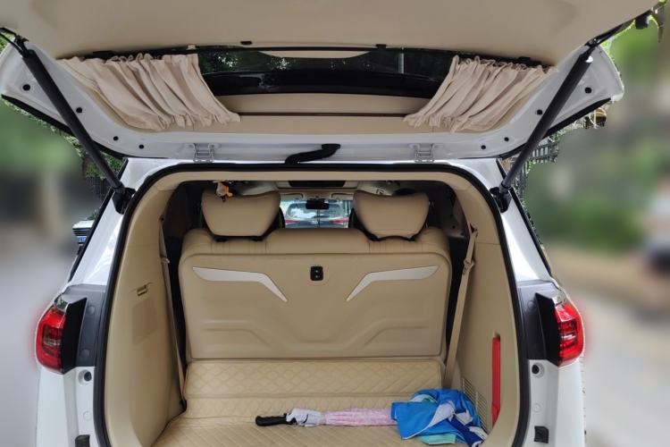 Used Buick GL8 2022 ES Landtrek 653T Luxury Edition Trunk