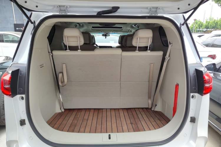 Used Buick GL8 2022 ES Landtrek 653T Comfort Edition Trunk