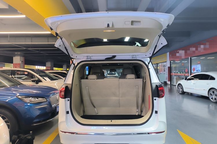 Used Buick GL8 2022 ES Landtrek 653T Luxury Edition Trunk