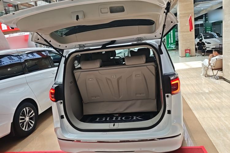Used Buick GL8 2022 ES Landtrek 653T Comfort Edition Trunk