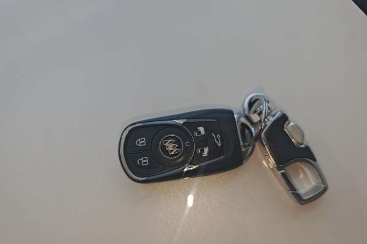 Used Buick GL8 2022 ES Landtrek 653T Flagship Model Vehicle Key