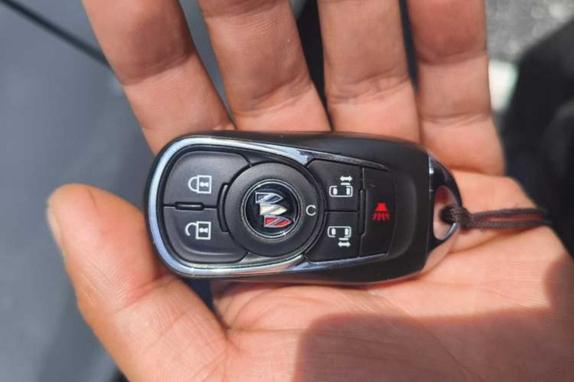 Used Buick GL8 2022 ES Landtrek 653T Luxury Edition Vehicle Key