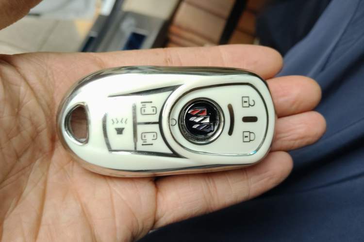 Used Buick GL8 2022 ES Landtrek 653T Luxury Edition Vehicle Key
