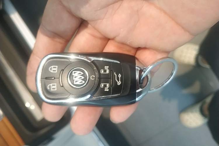 Used Buick GL8 2022 Avenir Aivia Six-Seat Deluxe Edition Vehicle Key