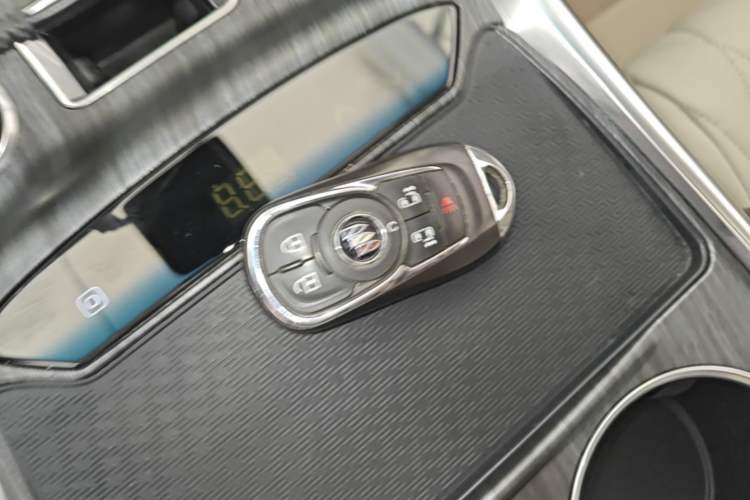 Used Buick GL8 2022 ES Landtrek 653T Luxury Edition Vehicle Key