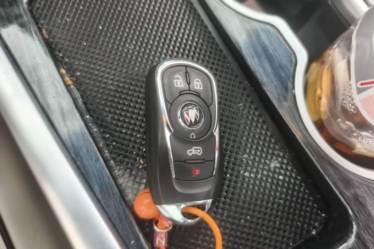 Used Buick GL8 2022 Land Business Class 652T Luxury Model Vehicle Key