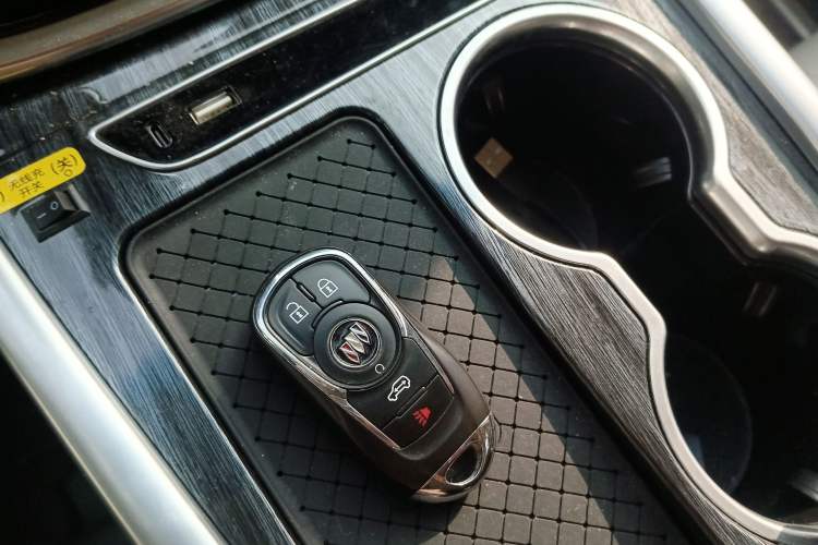 Used Buick GL8 2022 ES Landtrek 653T Comfort Edition Vehicle Key