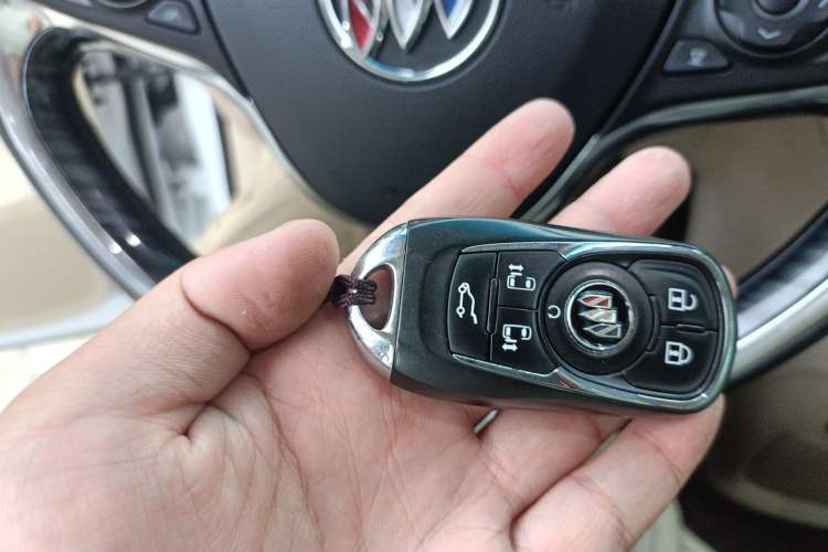 Used Buick GL8 2022 ES Landtrek 653T Luxury Edition Vehicle Key