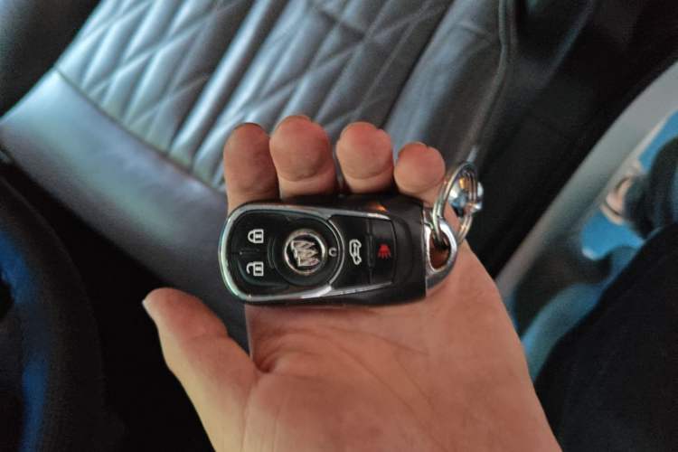 Used Buick GL8 2022 Land Business Class 652T Luxury Model Vehicle Key