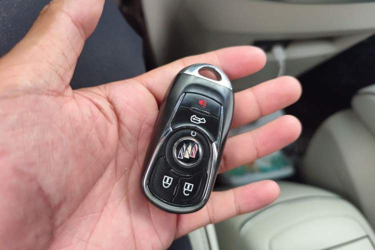 Used Buick GL8 2022 Land Business Class 652T Luxury Model Vehicle Key