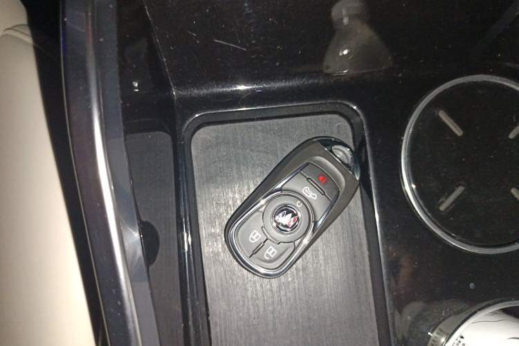 Used Buick GL8 2022 ES Landtrek 653T Comfort Edition Vehicle Key