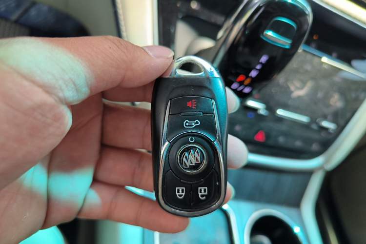 Used Buick GL8 2022 ES Landtrek 653T Comfort Edition Vehicle Key
