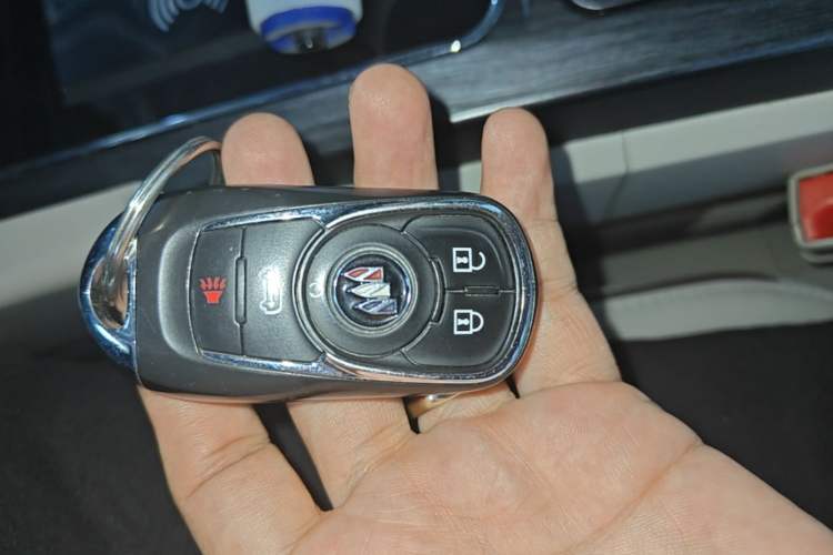 Used Buick GL8 2022 Land Business Class 652T Luxury Model Vehicle Key