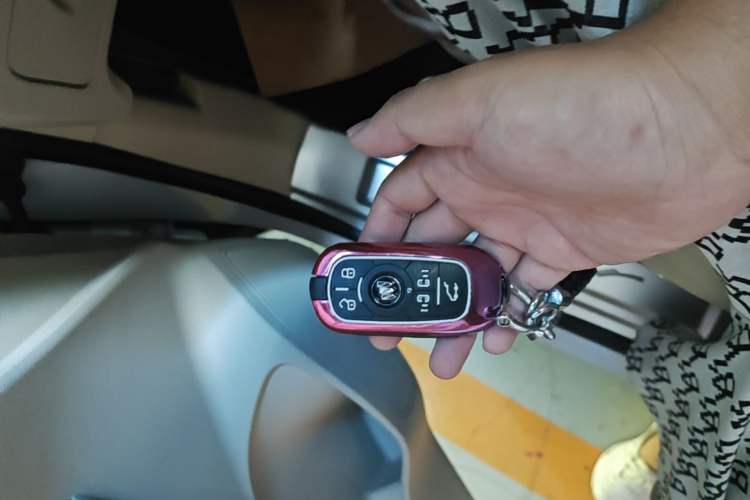 Used Buick GL8 2022 ES Landtrek 653T Luxury Edition Vehicle Key