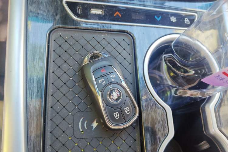 Used Buick GL8 2022 ES Landtrek 653T Luxury Edition Vehicle Key