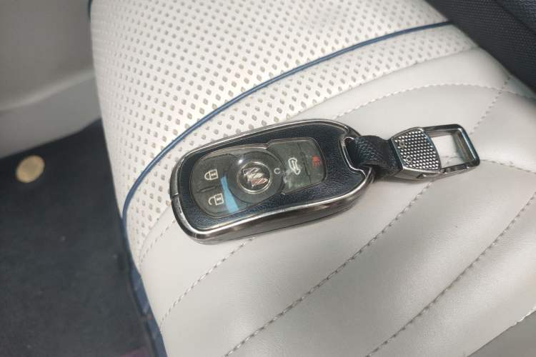 Used Buick GL8 2022 ES Landtrek 653T Comfort Edition Vehicle Key