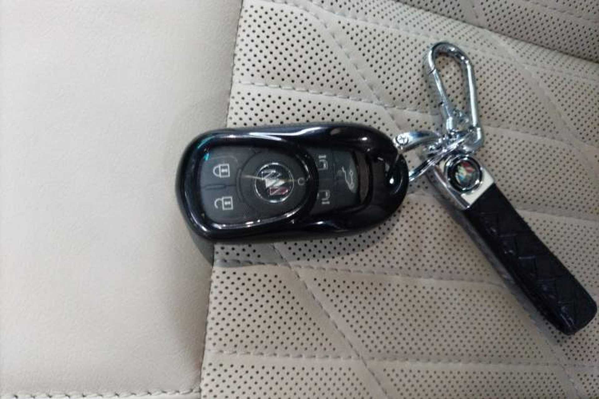 Used Buick GL8 2022 ES Land Cruiser 653T Luxury Model Vehicle Key