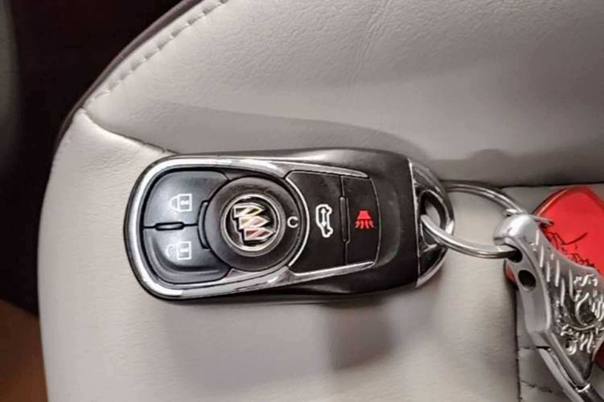 Used Buick GL8 2022 Land Business Class 652T Luxury Model Vehicle Key