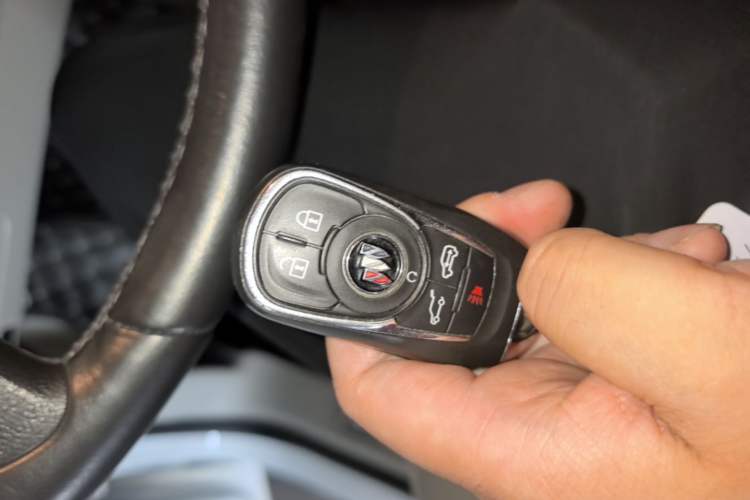 Used Buick GL8 2022 Land Executive Class 652T Prestige Model Vehicle Key