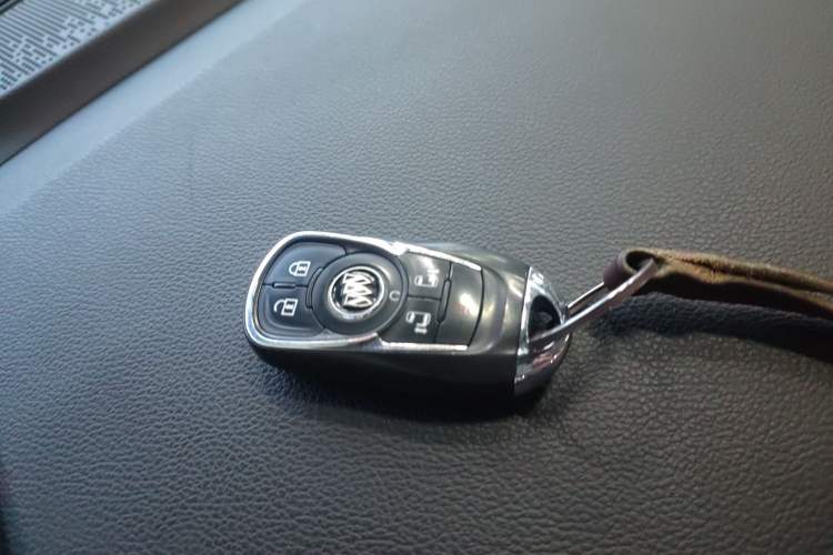 Used Buick GL8 2022 ES Landtrek 653T Luxury Edition Vehicle Key