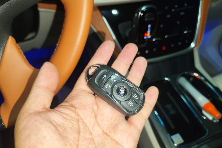 Used Buick GL8 2022 ES Landtrek 653T Comfort Edition Vehicle Key