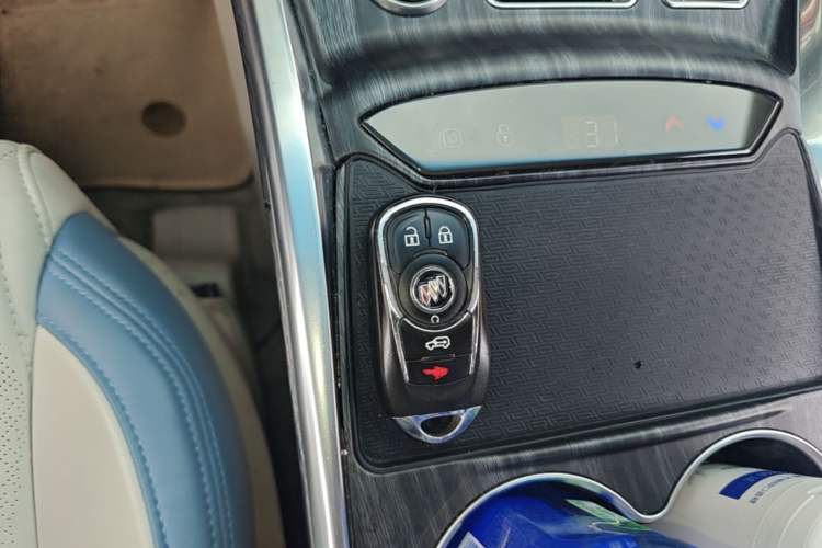 Used Buick GL8 2022 ES Landtrek 653T Comfort Edition Vehicle Key