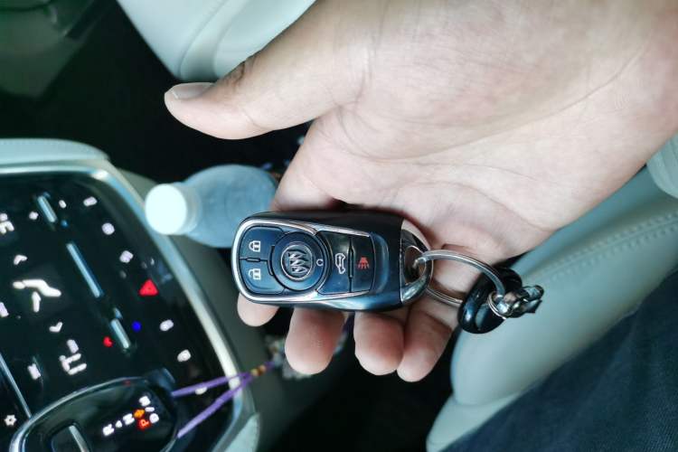 Used Buick GL8 2022 ES Landtrek 653T Comfort Edition Vehicle Key