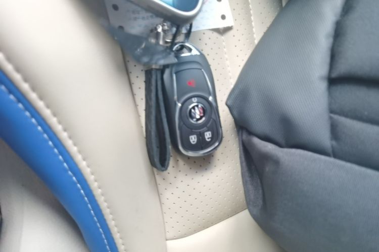 Used Buick GL8 2022 Land Cruiser Executive Class 652T Comfort Model Vehicle Key