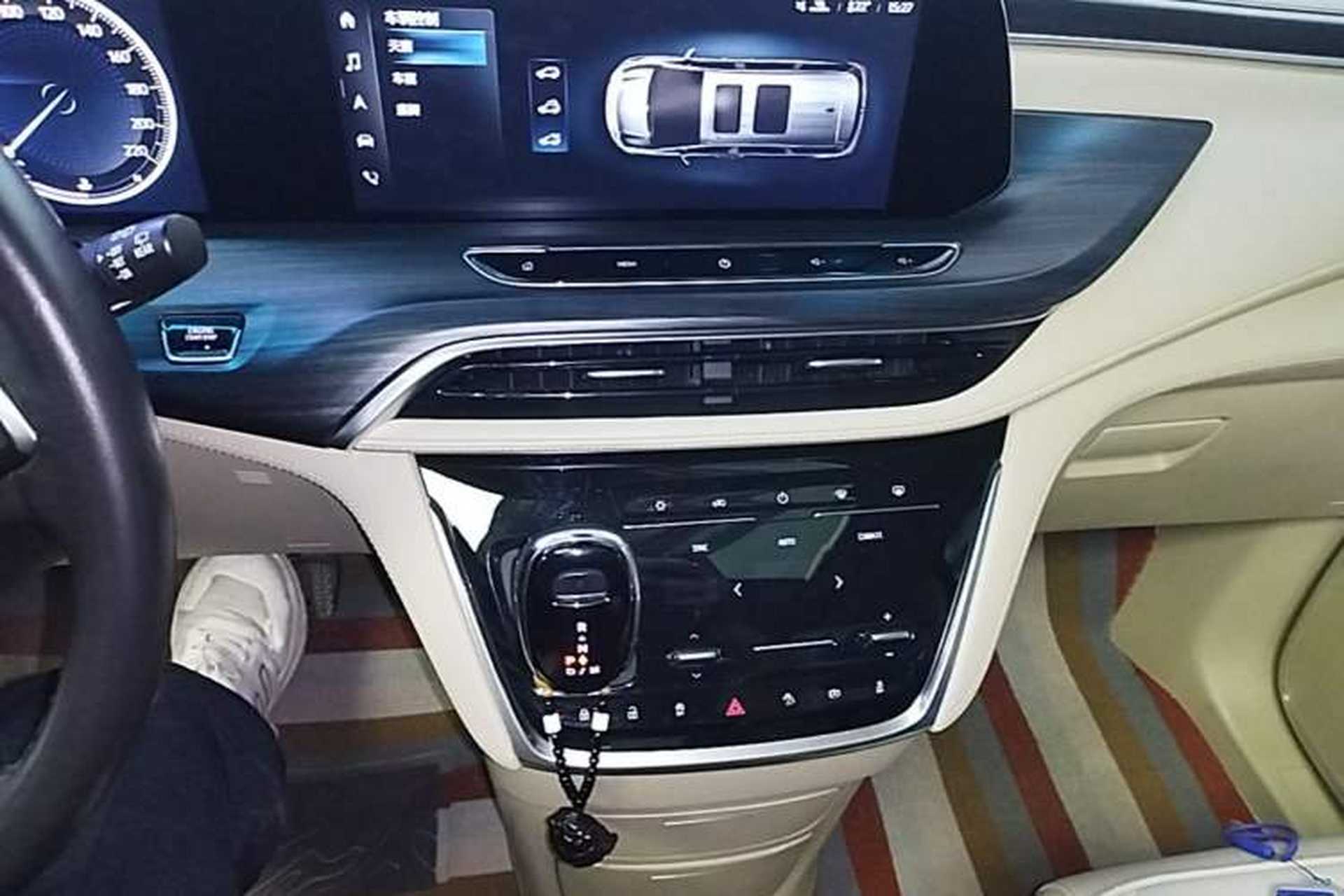 Used Buick GL8 2022 ES Landtrek 653T Luxury Edition Audio And AC Panel