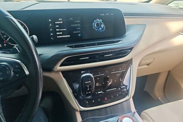 Used Buick GL8 2022 ES Landtrek 653T Luxury Edition Audio And AC Panel