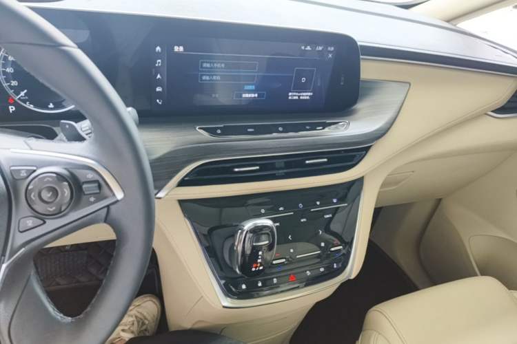 Used Buick GL8 2022 ES Land Cruiser 653T Luxury Model Audio And AC Panel