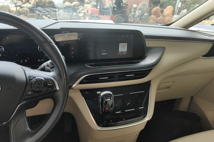 Used Buick GL8 2022 ES Landtrek 653T Luxury Edition Audio And AC Panel