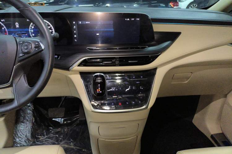 Used Buick GL8 2022 ES Landtrek 653T Luxury Edition Audio And AC Panel