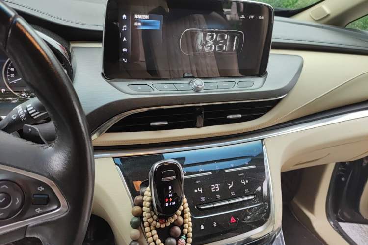 Used Buick GL8 2022 Land Business Class 652T Luxury Model Audio And AC Panel
