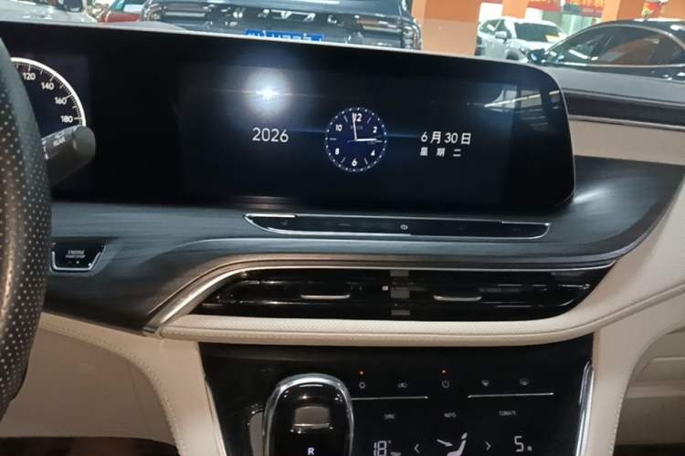Used Buick GL8 2022 ES Landtrek 653T Comfort Edition Audio And AC Panel