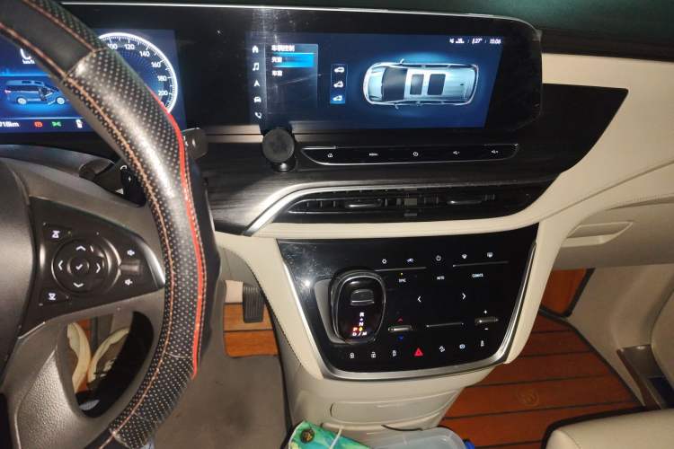 Used Buick GL8 2022 ES Landtrek 653T Comfort Edition Audio And AC Panel