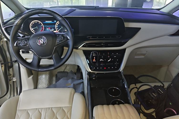Used Buick GL8 2022 ES Landtrek 653T Comfort Edition Center Console