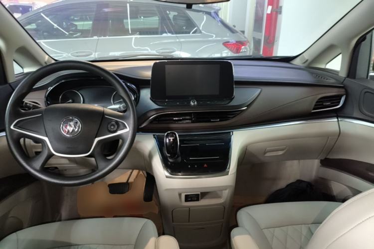 Used Buick GL8 2022 Land Cruiser Executive Class 652T Comfort Model Center Console