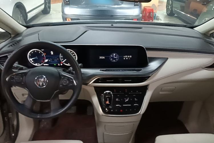 Used Buick GL8 2022 ES Landtrek 653T Comfort Edition Center Console
