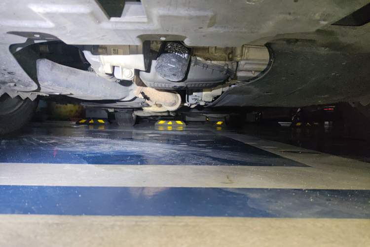 Used Buick GL8 2022 ES Landtrek 653T Comfort Edition Chassis Front